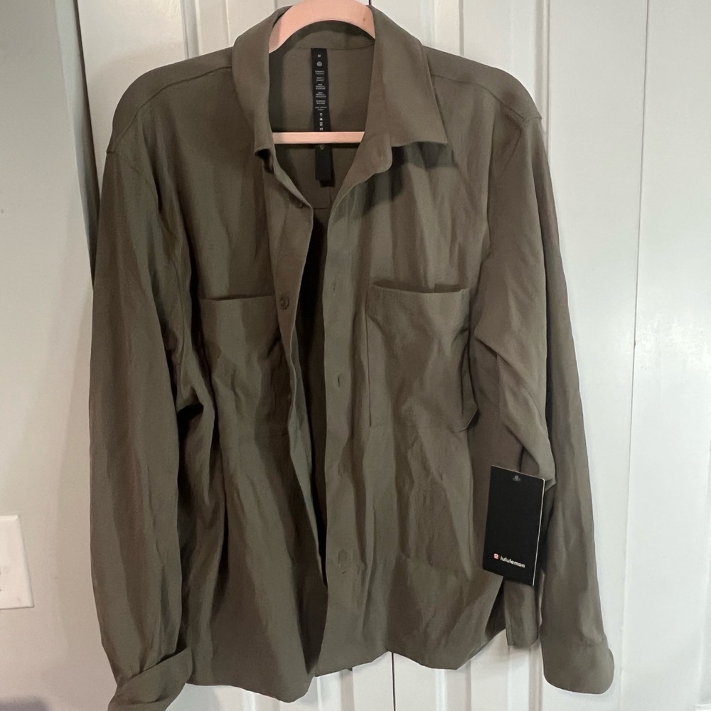 Lululemon mens relaxed fit long sleeve button up shirt.